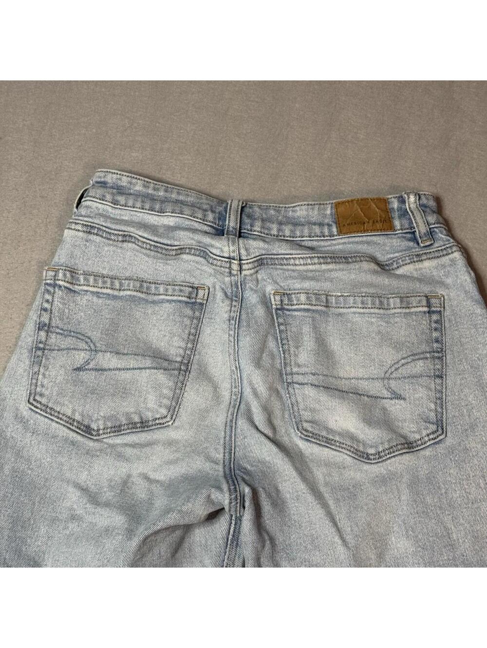 American Eagle Strigid Mom Jeans Womens Size 2 Light Wash Distressed Hem - Picture 12 of 14